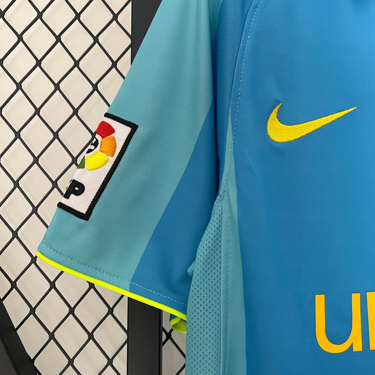 BARCELONA 2007 - 2008 AWAY JERSEY - Footballshirt.online