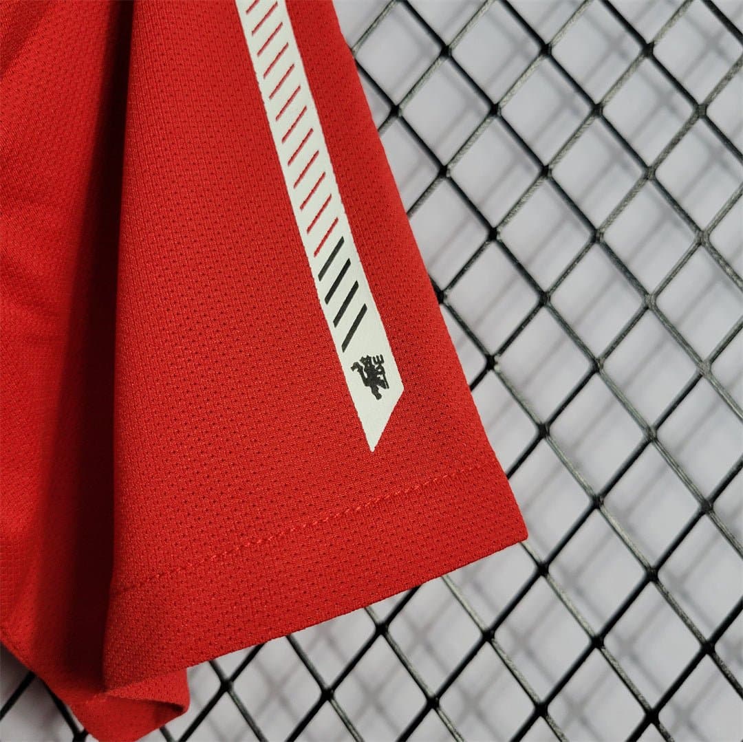 MNU home Retro Away Shirts - Footballshirt.online