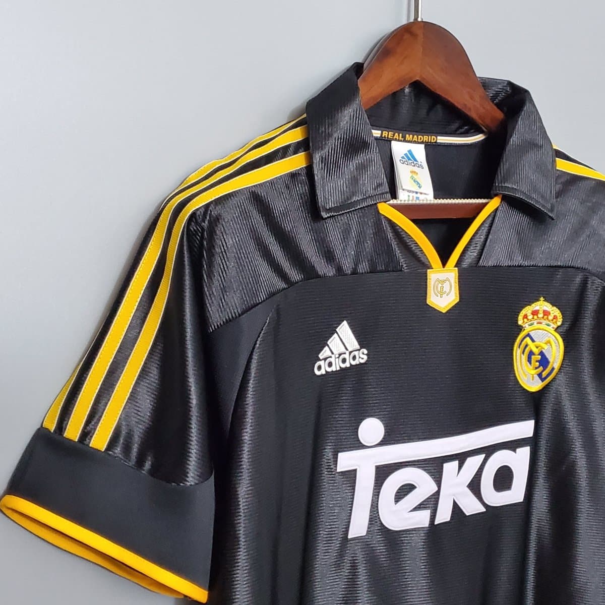 R MAD away 11 retro shirts - Footballshirt.online