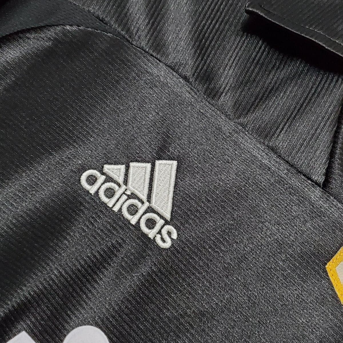 R MAD away 11 retro shirts - Footballshirt.online