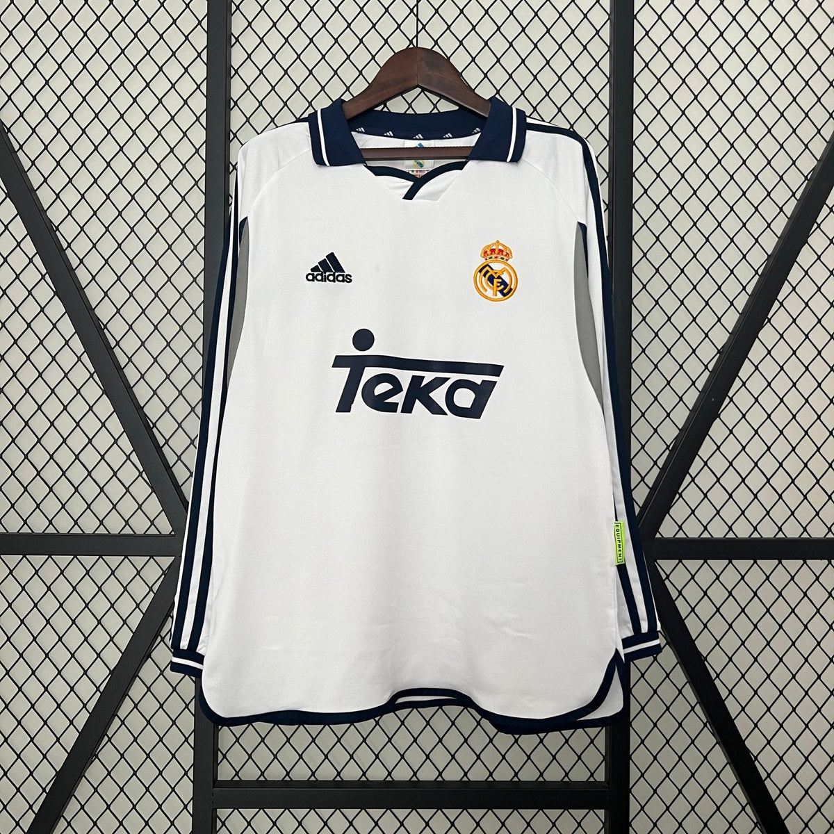 REAL MADRID 2000 - 2001 HOME JERSEY LONG SLEEVED | Footballshirt.online - Footballshirt.online